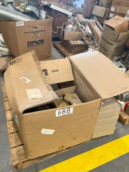 PALLET OF ASSORTED LIGHTING FIXTURES AND MOUNTING HARDWARE