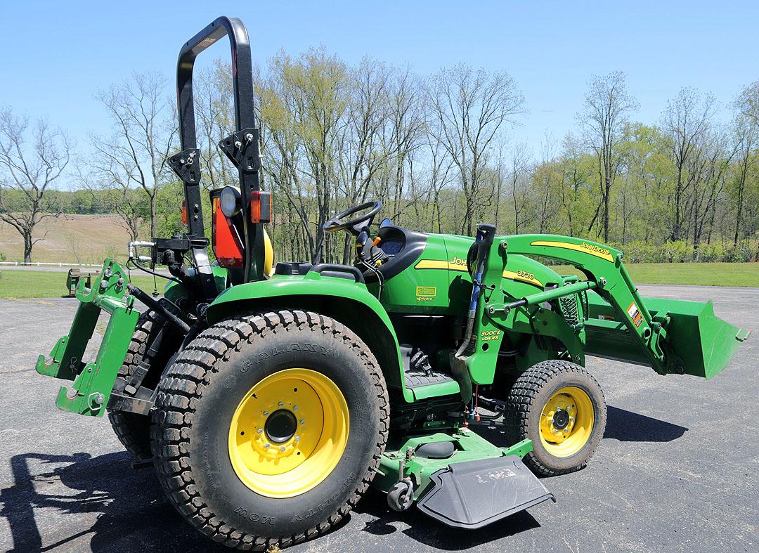 JOHN DEERE 3720 ROPS DIESEL TRACTOR FRONT WHEEL ASSIST W/ JD 300 CX LOADER, QUICK ATTACH, FLOTATION