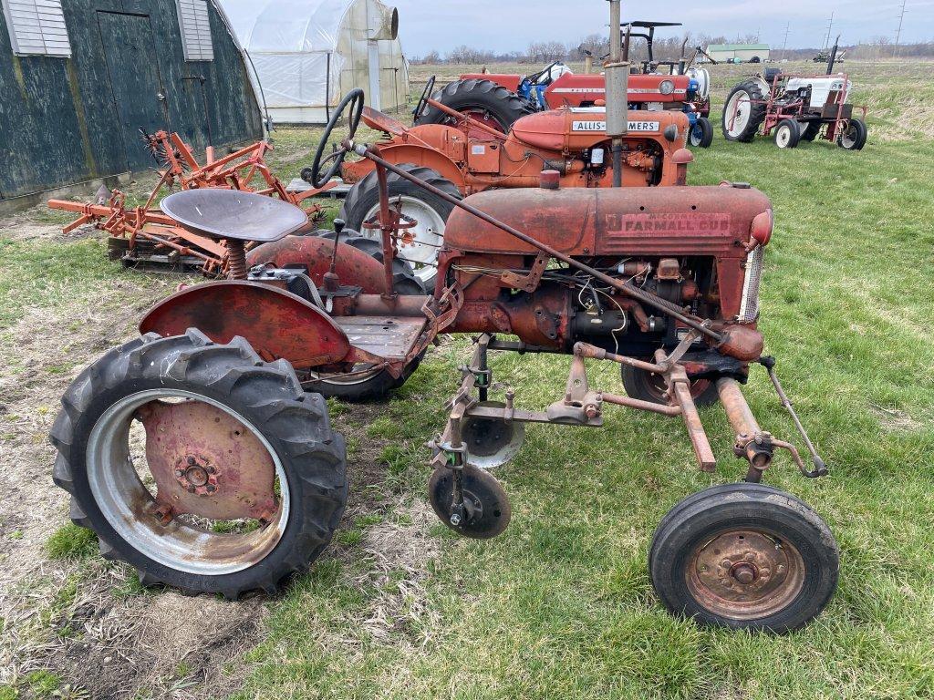 FARMALL MCCORMICK CUB TRACTOR, GAS ENGINE, PTO, WITH CULTIVATOR FRAME, 8-24 REAR TIRES, S/N: 178474