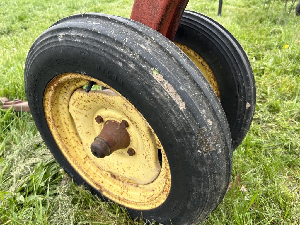 NEW HOLLAND MODEL 56 HAY RAKE, 9' PICKUP