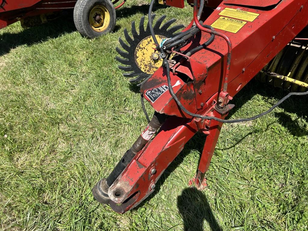 NEW HOLLAND 853 ROUND BALER, 6' PICKUP, WITH MONITOR, TWINE WRAP, BALE SIZE 5' X 6', 540 PTO, S/N: 7