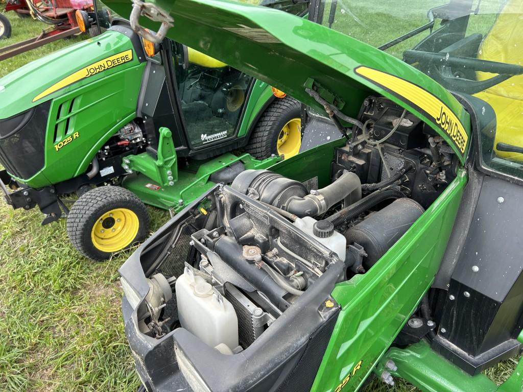 JOHN DEERE 1025R TRACTOR, CAB, HEAT/AC, 4WD, YANMAR 1.267L DIESEL, 3PT, PTO, 2 MIDDLE HYDRAULIC OUTL