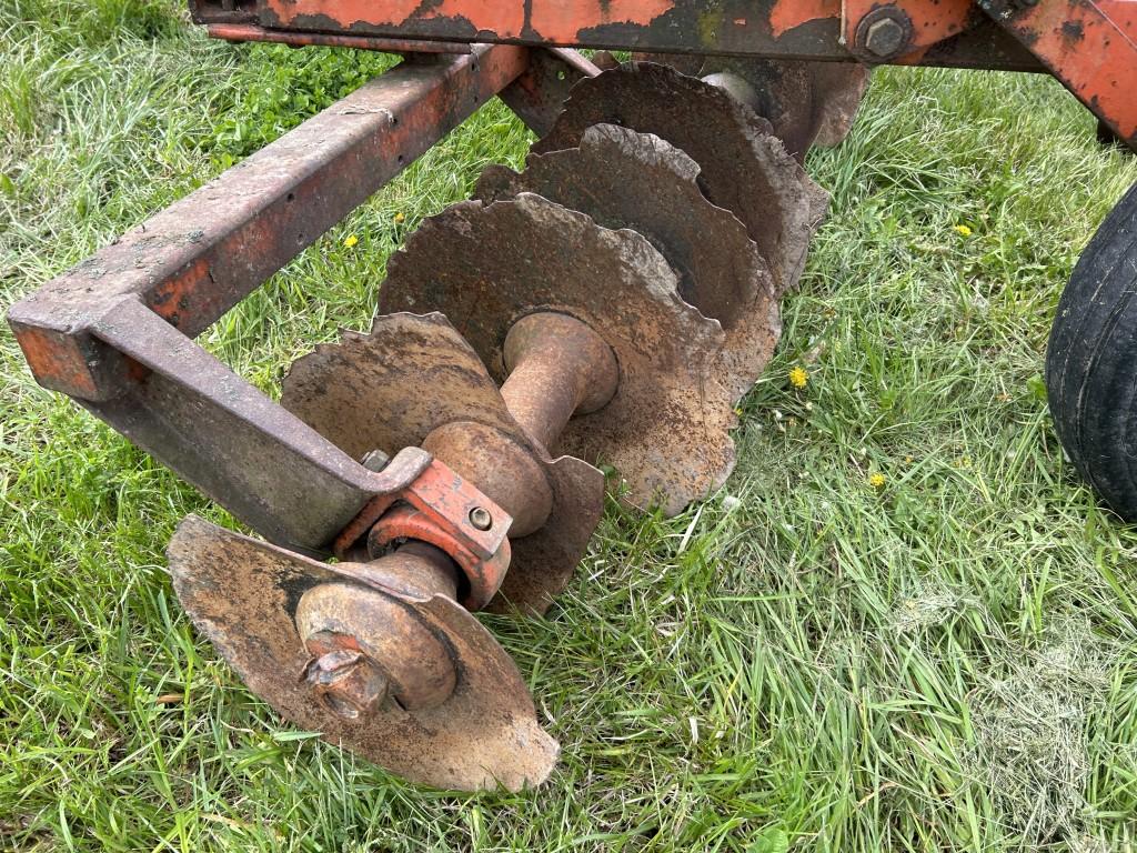 ALLIS CHALMERS 15' DISC, REAR HITCH, SOME CRACKED DISCS