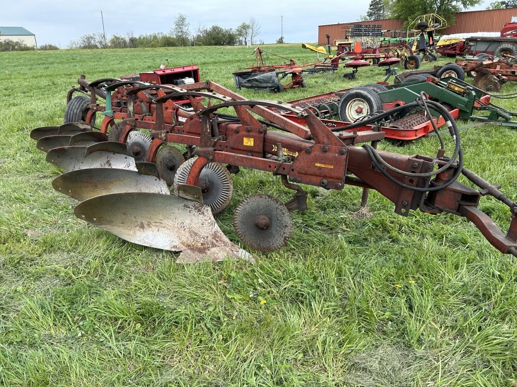 KVERNELAND B2NR 5-BOTTOM PLOW, HYDRAULIC LIFT, 2PT HOOKUP, S/N; 1412