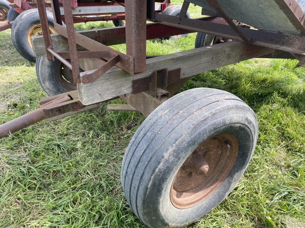 BERY HOWARD GRAVITY WAGON, APPROX. 175 BU., MODEL 60