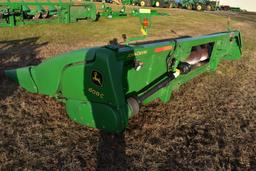 2014 John Deere 608C 8 row 30" corn head