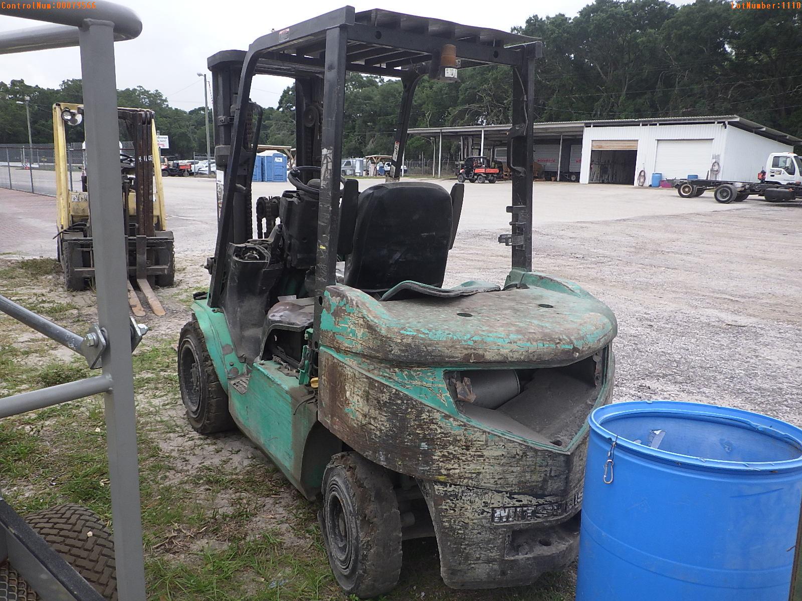 4-01110 (Equip.-Fork lift)  Seller:Private/Dealer MITSUBISHI FD30N FORKLIFT