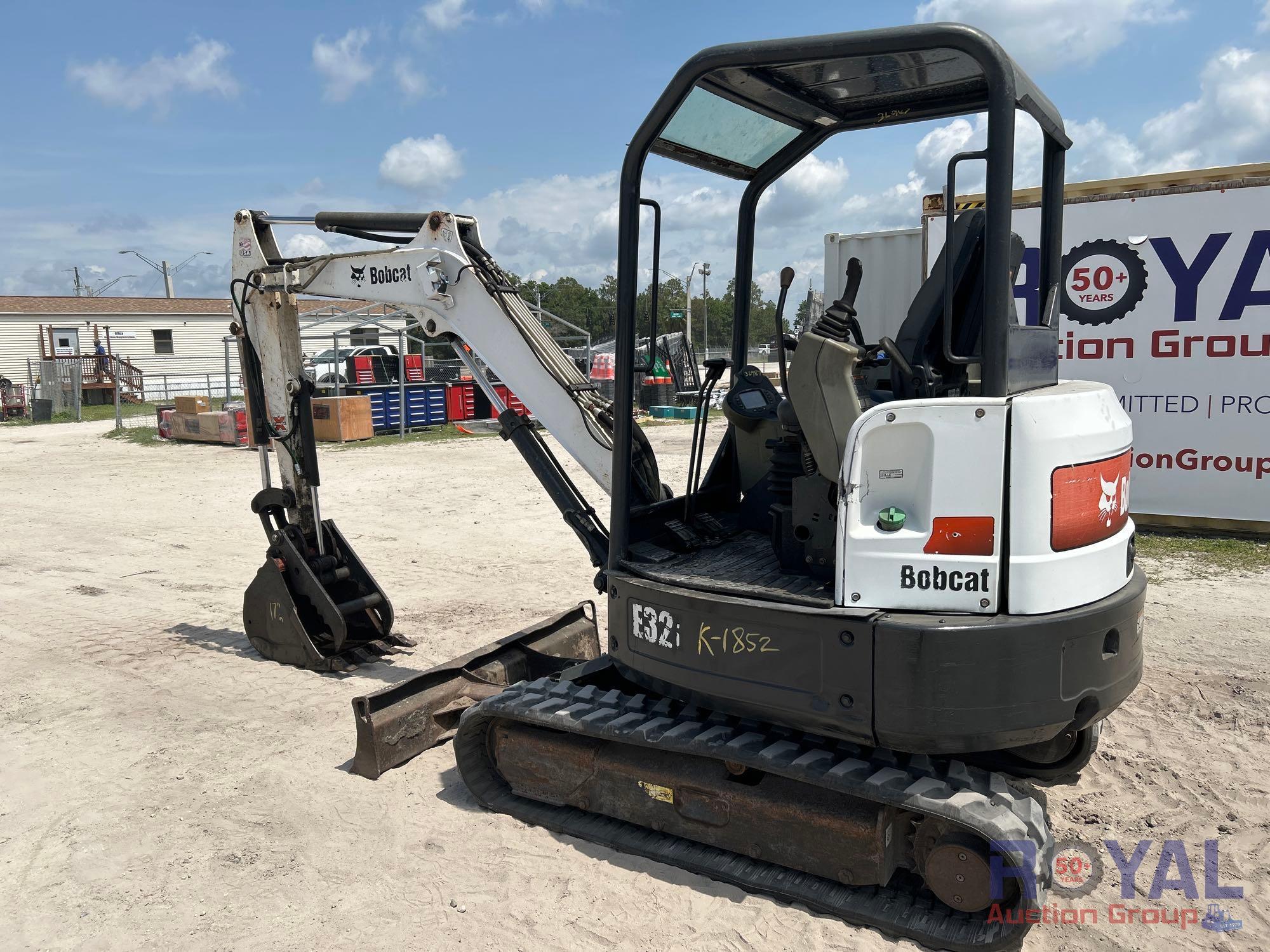 2016 Bobcat E32i Hydraulic Mini Excavator