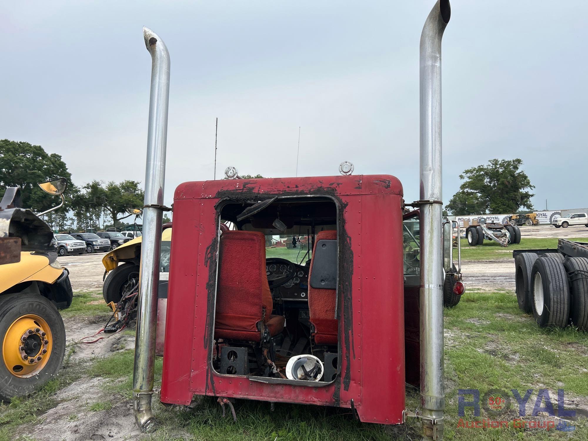 Peterbilt Cab