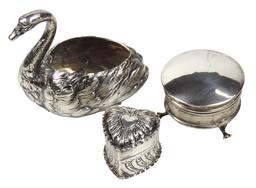 Victorian Silver (3), English heart-shaped box by William Comyns-1870, foot