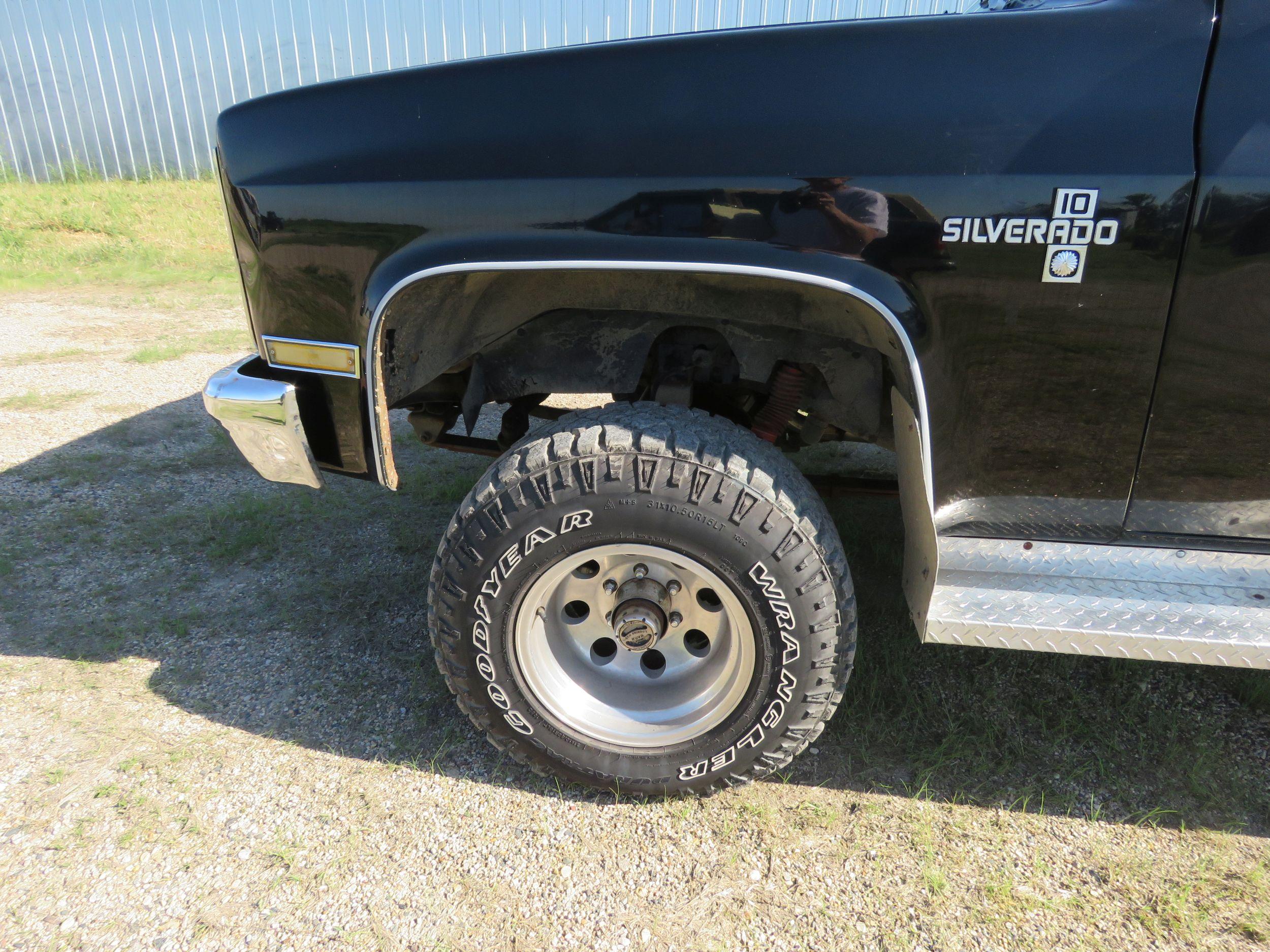 1983 Chevrolet Silverado 1/2 ton Step side Pickup