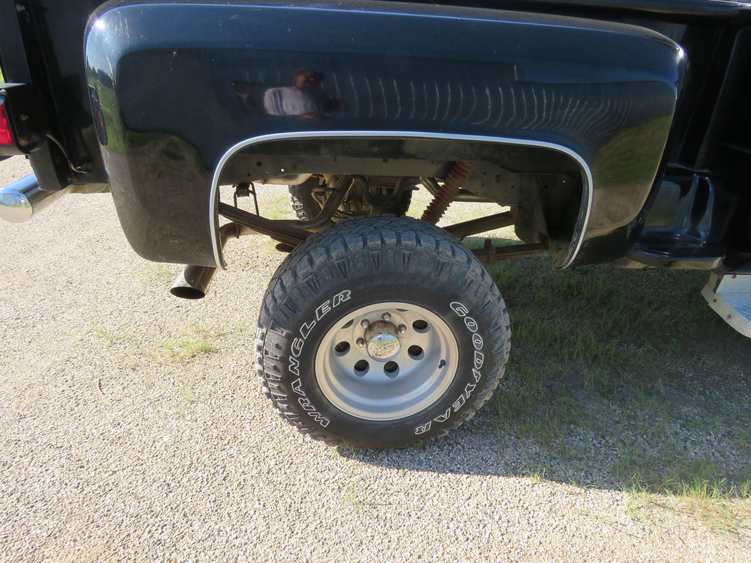 1983 Chevrolet Silverado 1/2 ton Step side Pickup