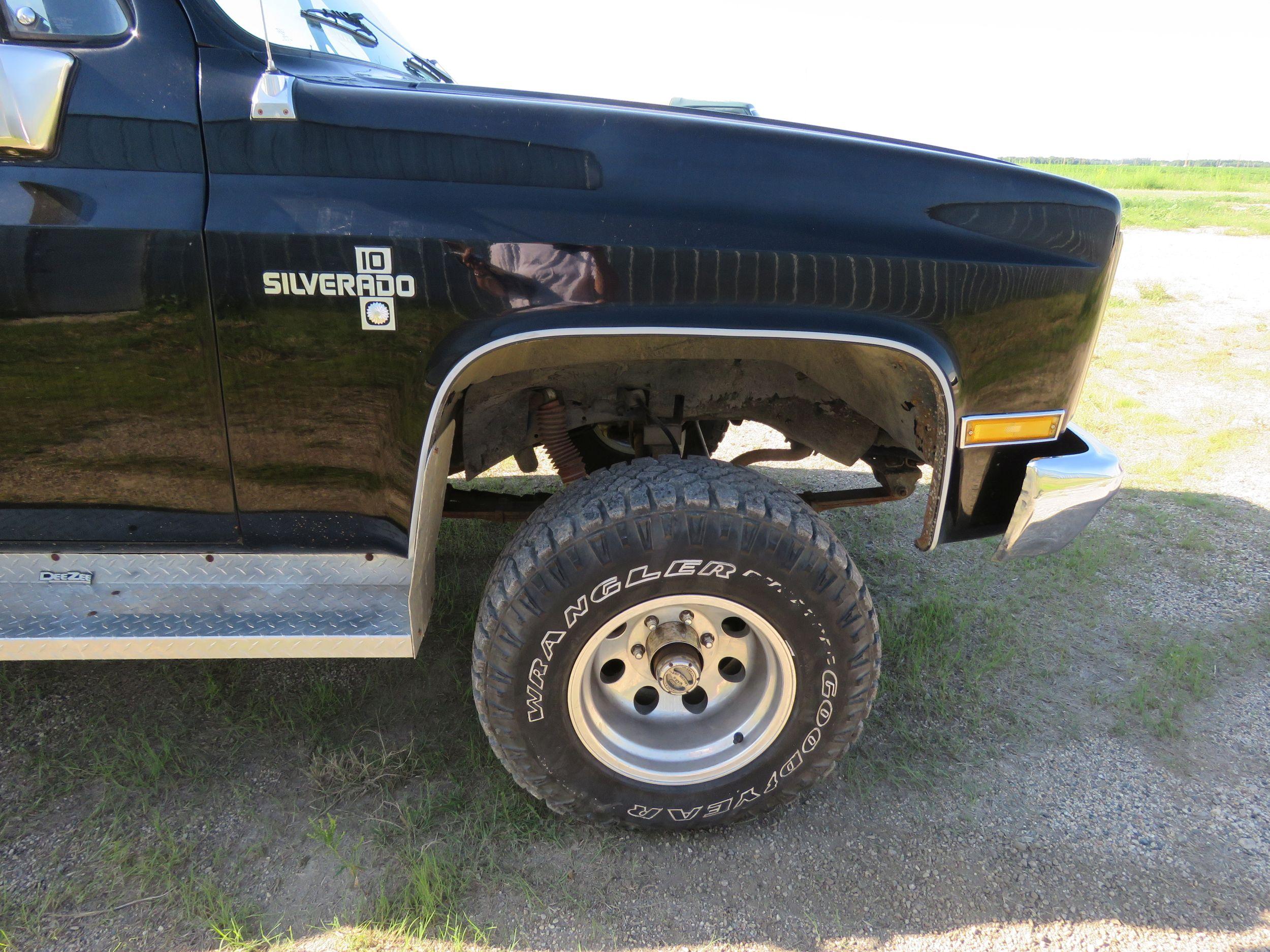 1983 Chevrolet Silverado 1/2 ton Step side Pickup