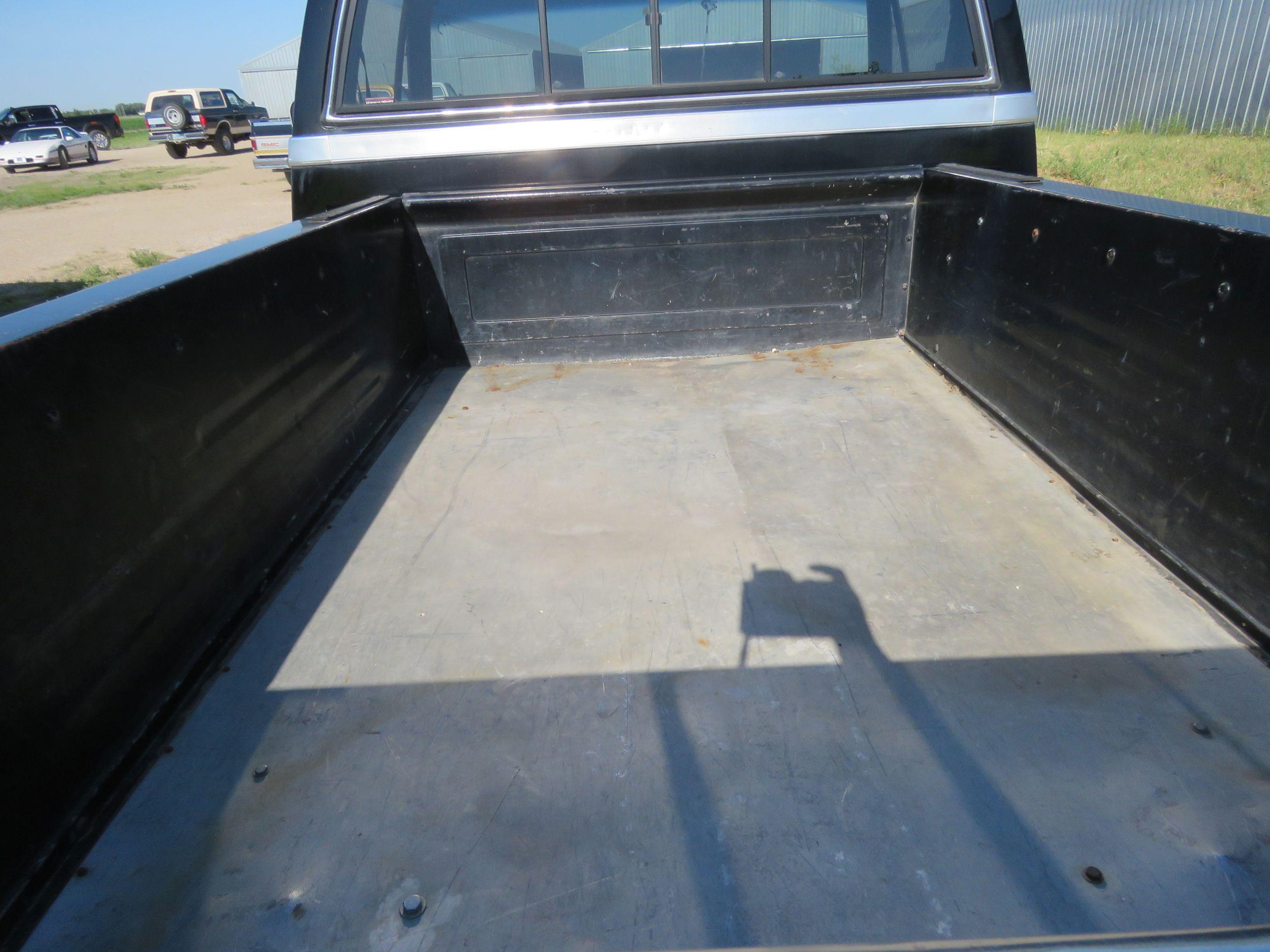 1983 Chevrolet Silverado 1/2 ton Step side Pickup