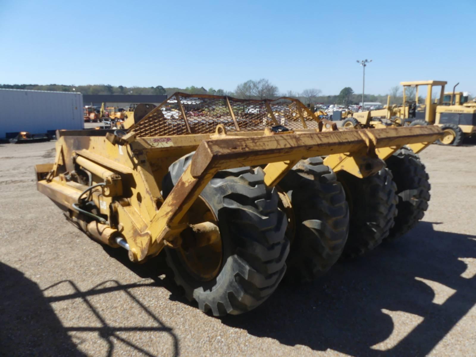 John Deere 1510C Scraper Pan, s/n T81510C001047