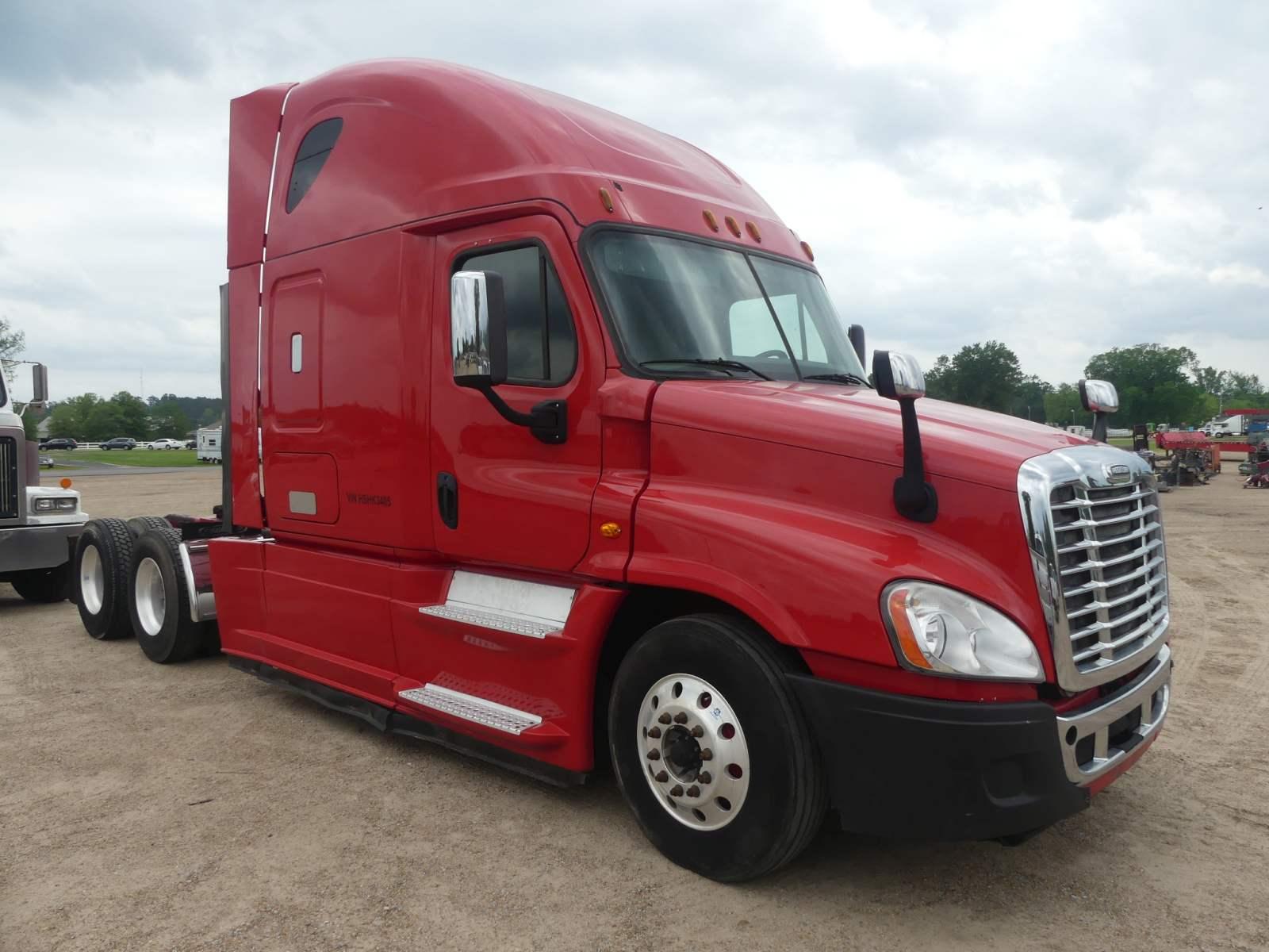 2017 Freightliner Cascadia 125 Truck Tractor, s/n 3AKJGLDVXHSHK3405: T/A, S