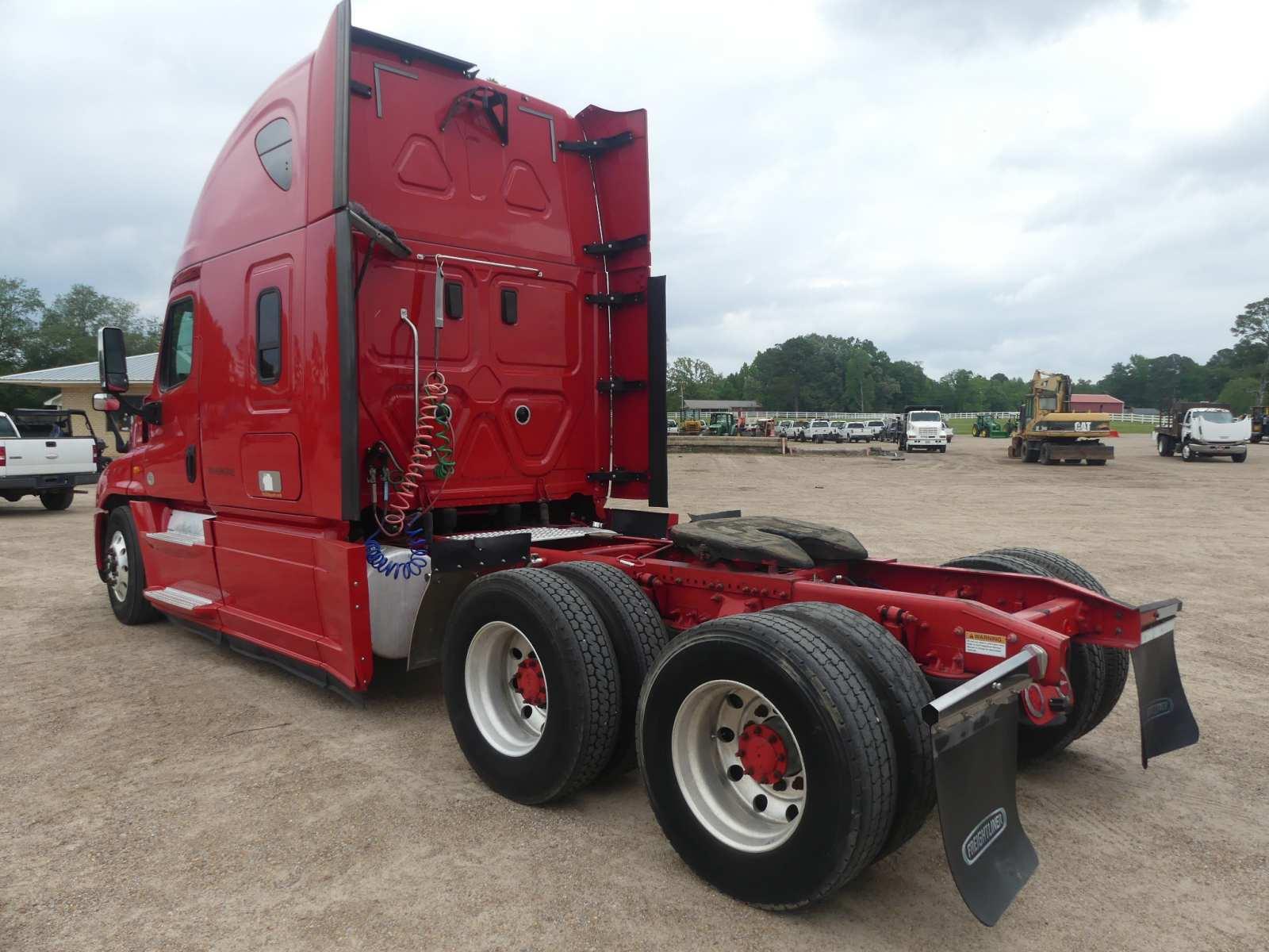 2017 Freightliner Cascadia 125 Truck Tractor, s/n 3AKJGLDVXHSHK3405: T/A, S