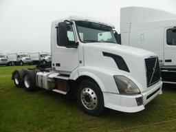 2015 Volvo VNL64300 Truck Tractor, s/n 4V4NC9EHXFN183732: Day Cab, D13 455h