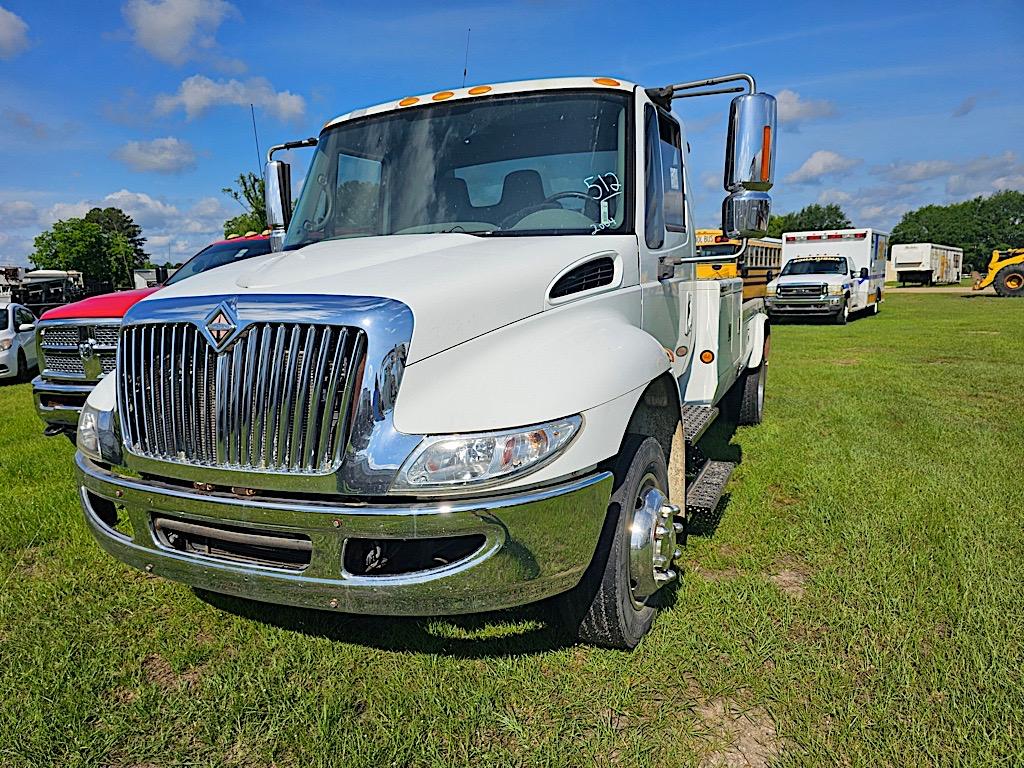 2004 International 4300 Wrecker, s/n 1HTMMAAM14H614952: Century 12-ton Body