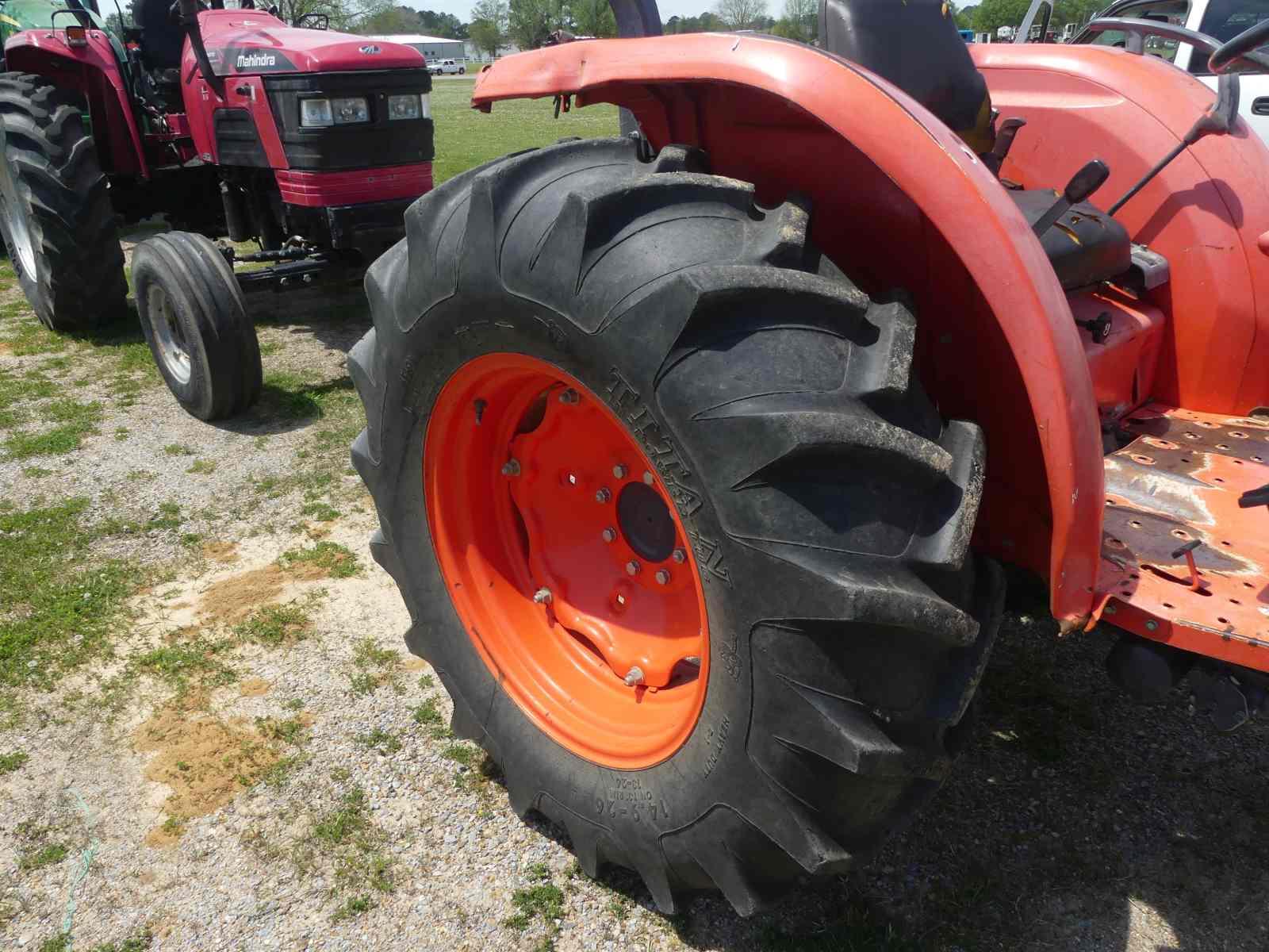 Kubota MX4700 Tractor, s/n 11552: 2wd, Rollbar, 3PH, Drawbar, PTO, Meter Sh