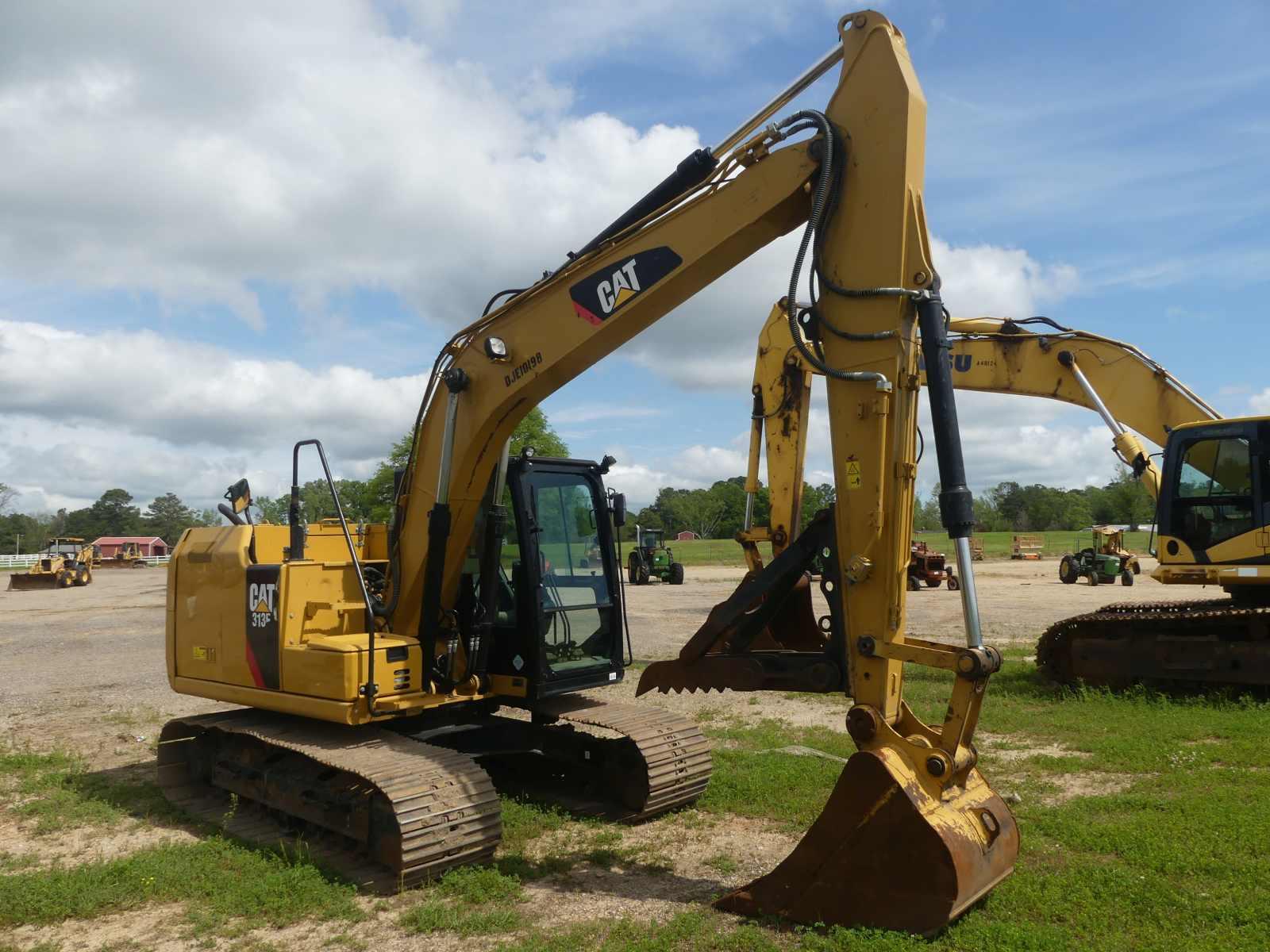 2018 Cat 313FL Excavator, s/n DJE10198: C/A, Aux. Hydraulics, Thumb, 32" Bk