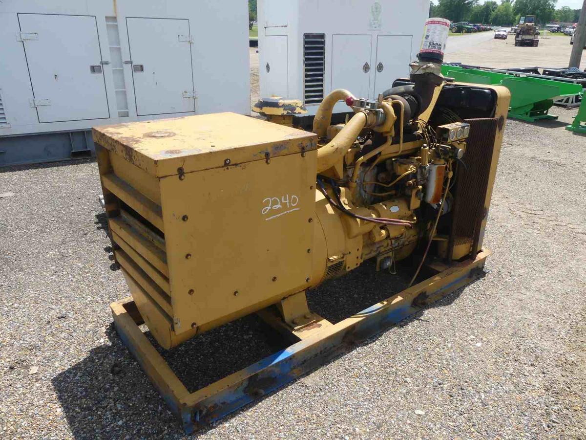 Cat SCR4 100KW Generator w/ Control Panel: Cat 3304 Diesel Eng., 3-phase