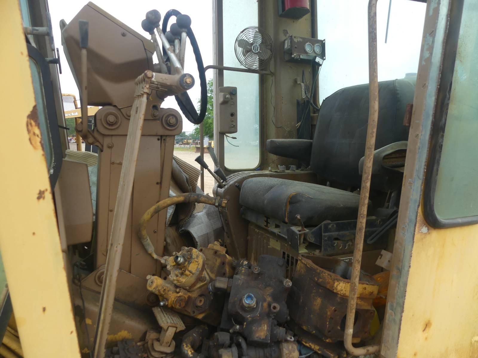 Cat 140G Motor Grader, s/n 72V07067 (Salvage): Hyd. Side Shift, Tip Control