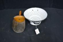 White Granite Colander w/Wooden Grain Scoop