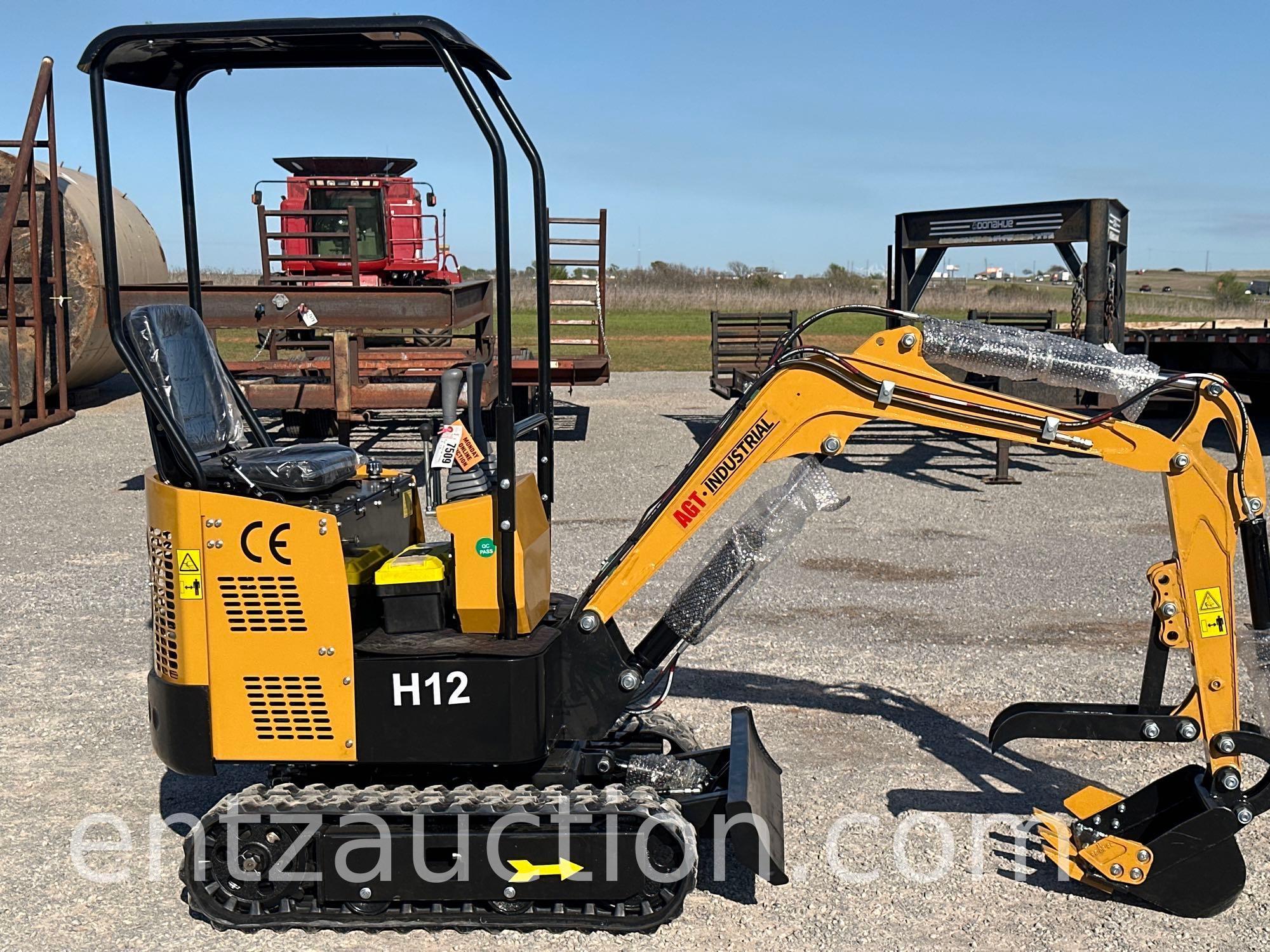 AGT INDUSTRIAL MINI EXCAVATOR, MODEL CE-H12,