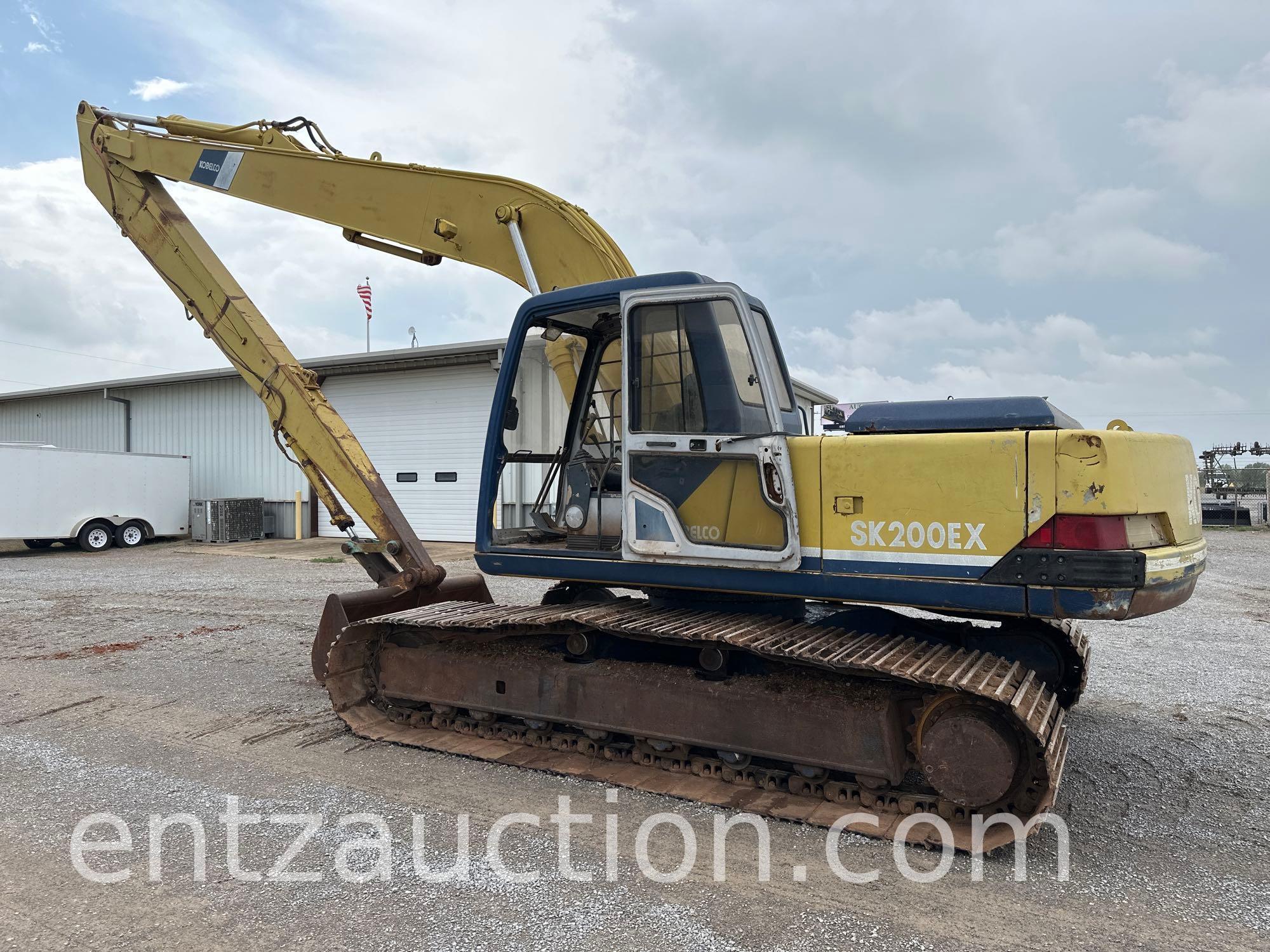 KOBELCO 220 LONG REACH TRACK HOE,