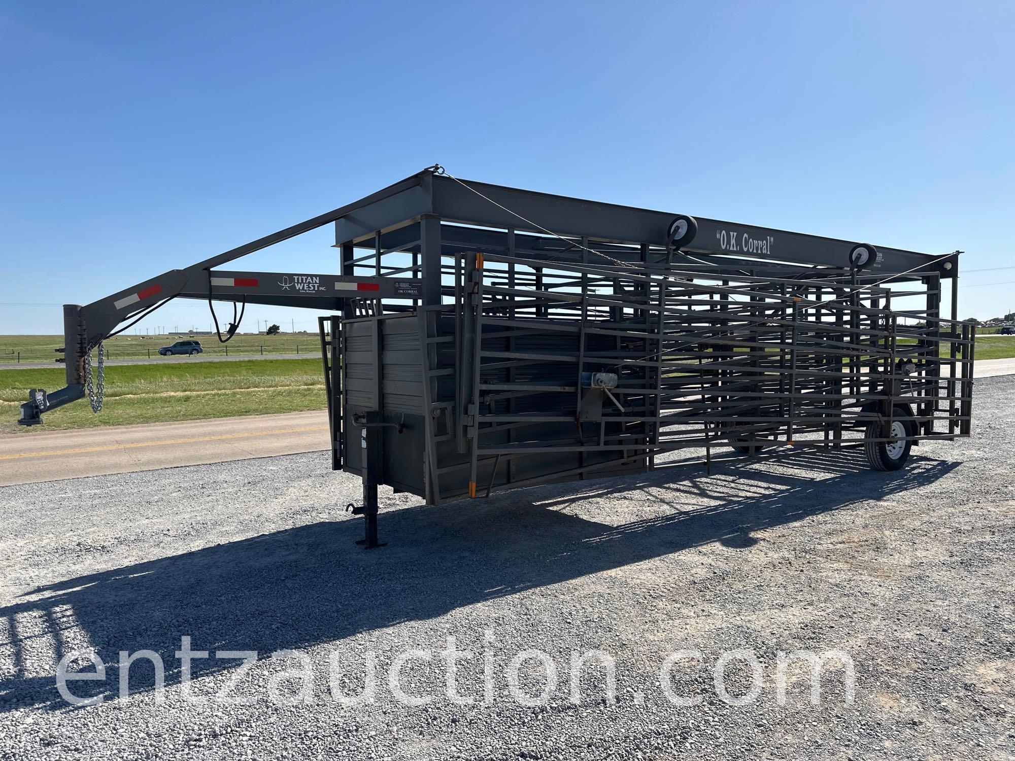 OK CORRAL PORTABLE WHEEL CORRAL, GN,