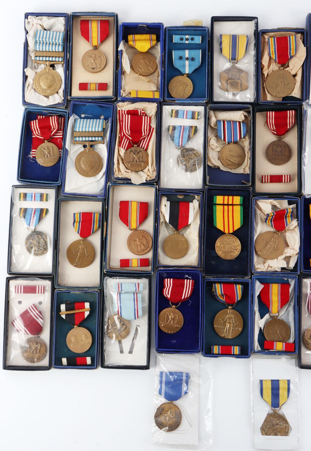 LOT OF 60 MEDALS WWII US  KOREAN VIETNAM WAR