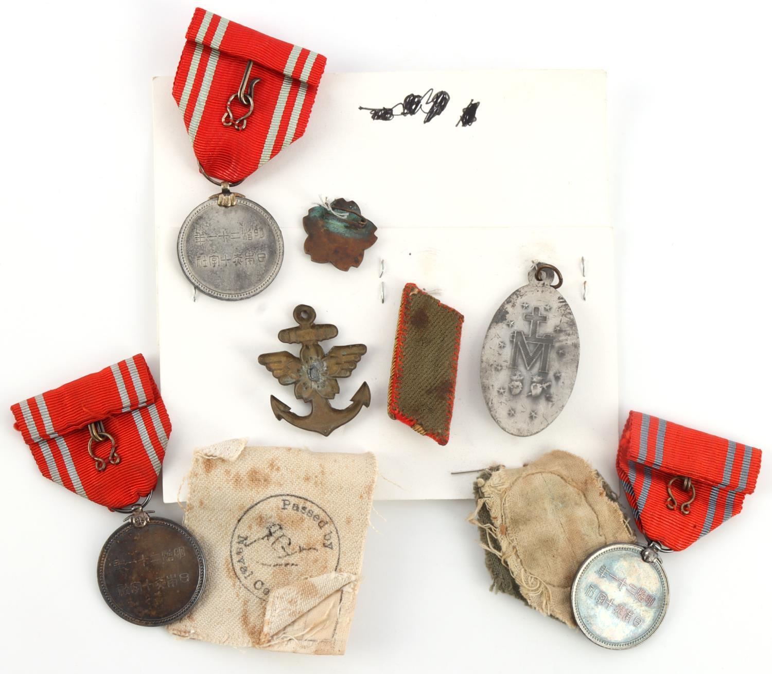 WWII GI BRINGBACK JAPANESE MEDALS & INSIGNIA