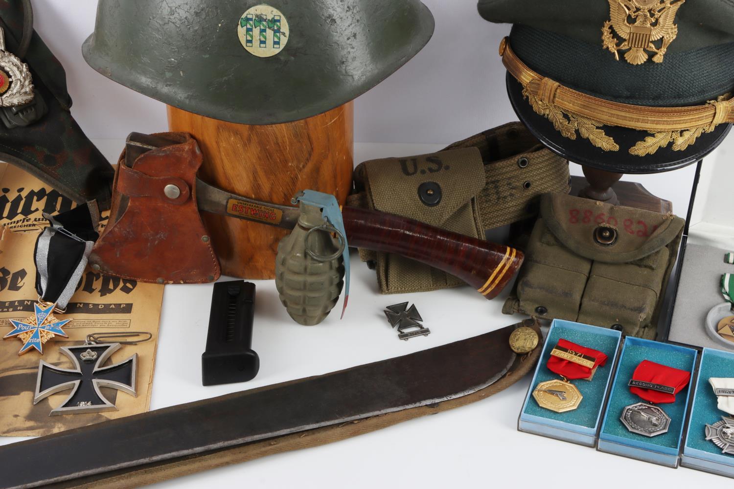 WWII TO VIETNAM MILITARY COLLECTABLES LOT