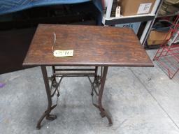 OAK ROLL AROUND TYPEWRITER TABLE W/ METAL LEGS  26 X 15 X