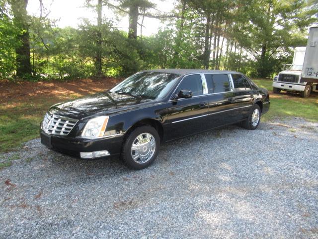 2011 CADILLAC LIMOSINE IN EXCELLENT CONDITION