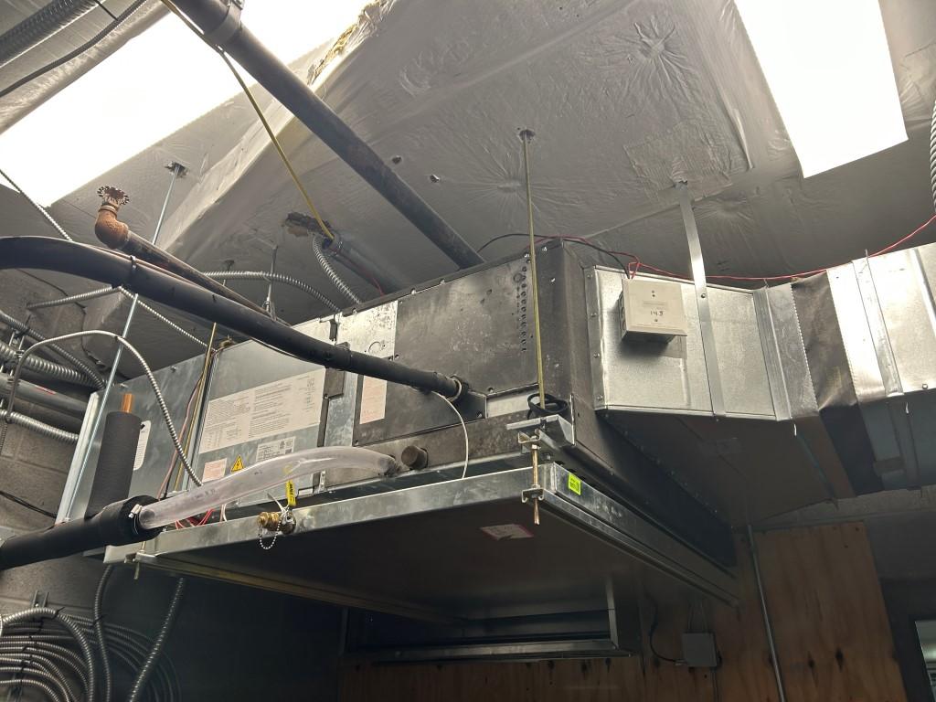 Mitsubishi/Trane HVAC Unit W/ Split-System Heat Pump