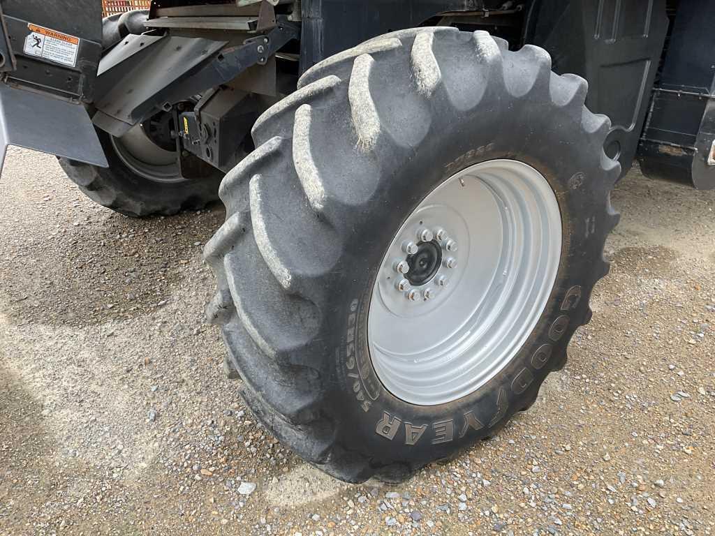 Case IH 7010 Combine