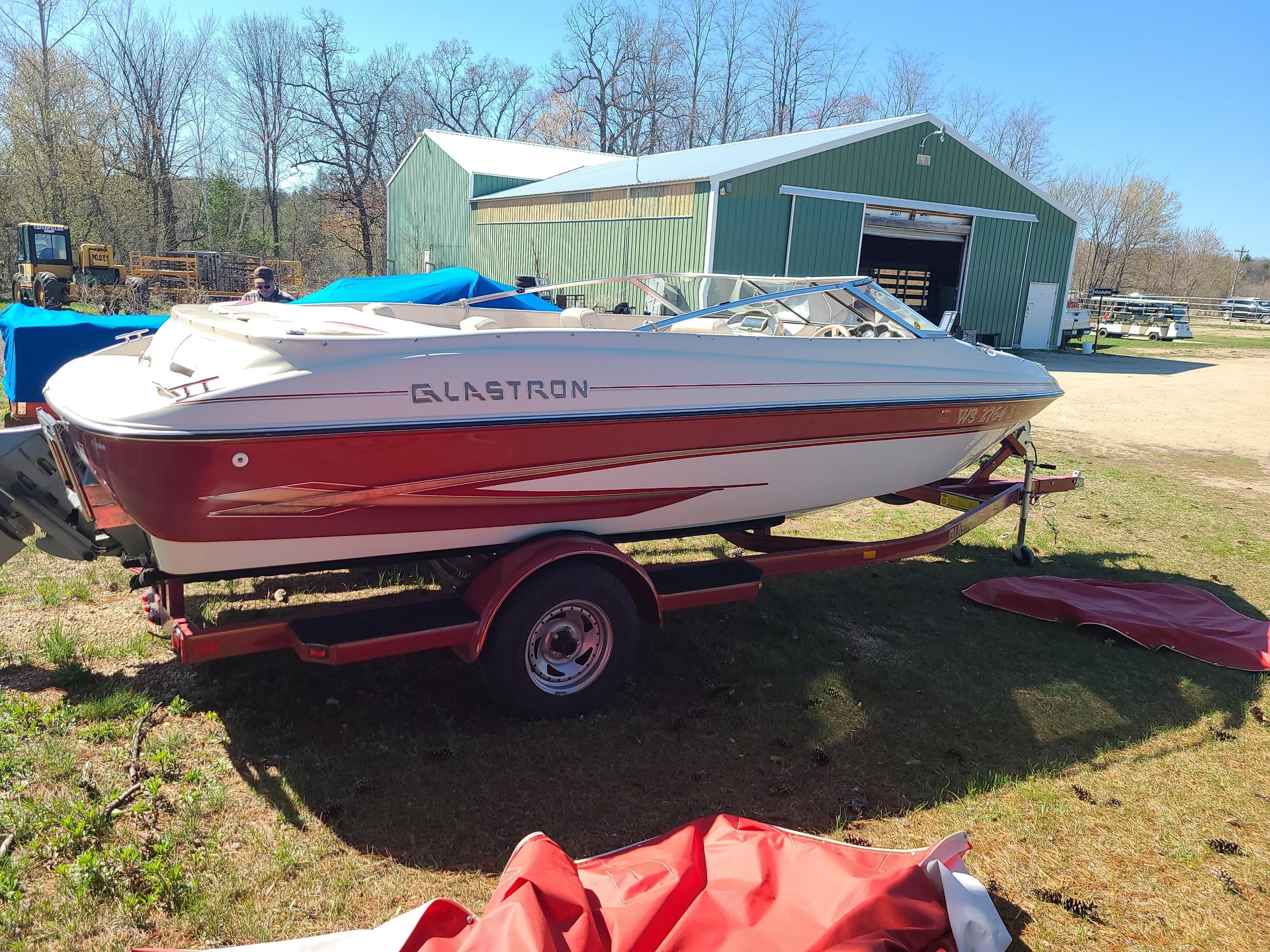 2000 GLASSTRON 20 FT INBOARD-OUTBOARD BOAT.