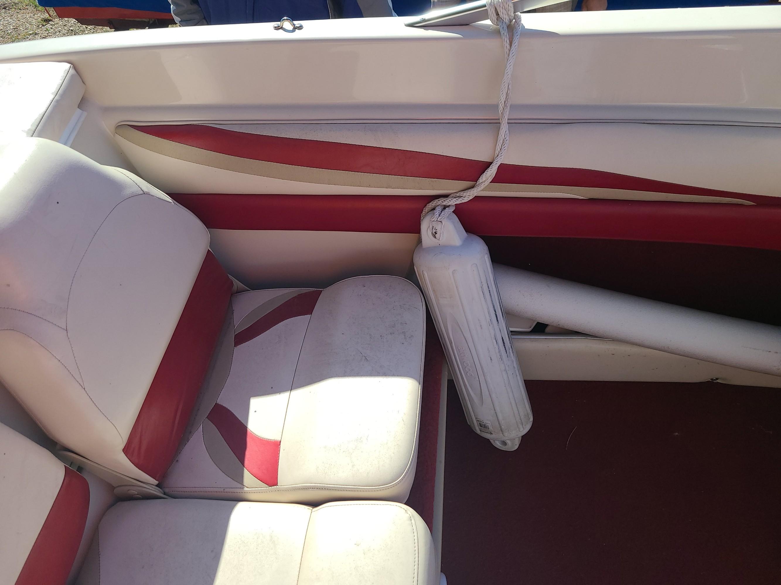 2000 GLASSTRON 20 FT INBOARD-OUTBOARD BOAT.