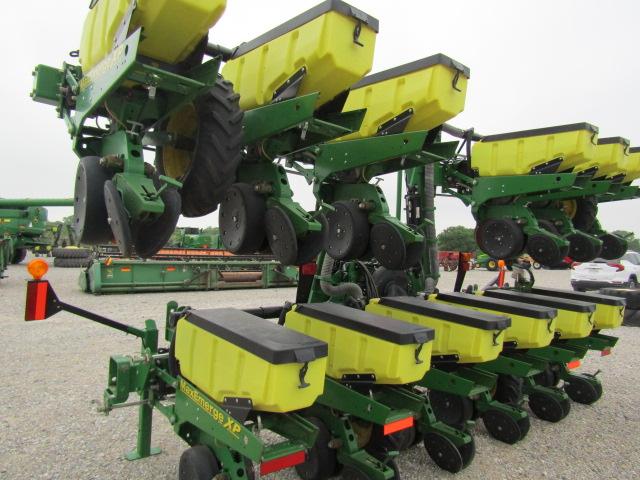 1992 1720 JOHN DEERE STACKFOLD 12 ROW PLANTER 2013 MODEL XP 12 ROW 30'' S/N:1A01720REDM755192