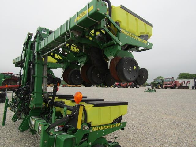 1992 1720 JOHN DEERE STACKFOLD 12 ROW PLANTER 2013 MODEL XP 12 ROW 30'' S/N:1A01720REDM755192