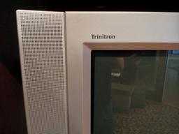 SONY Trinitron Flat Screen TV W/ Remote