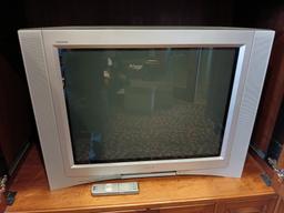 SONY Trinitron Flat Screen TV W/ Remote