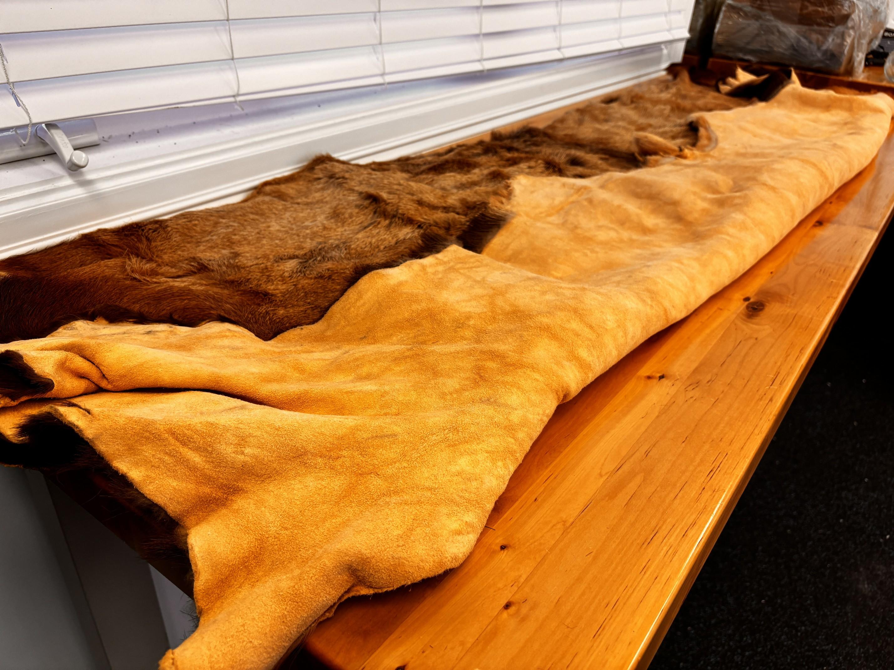 6' by 4' REAL Deer Skin Rug / LIKE NEW Deer Skin Rug