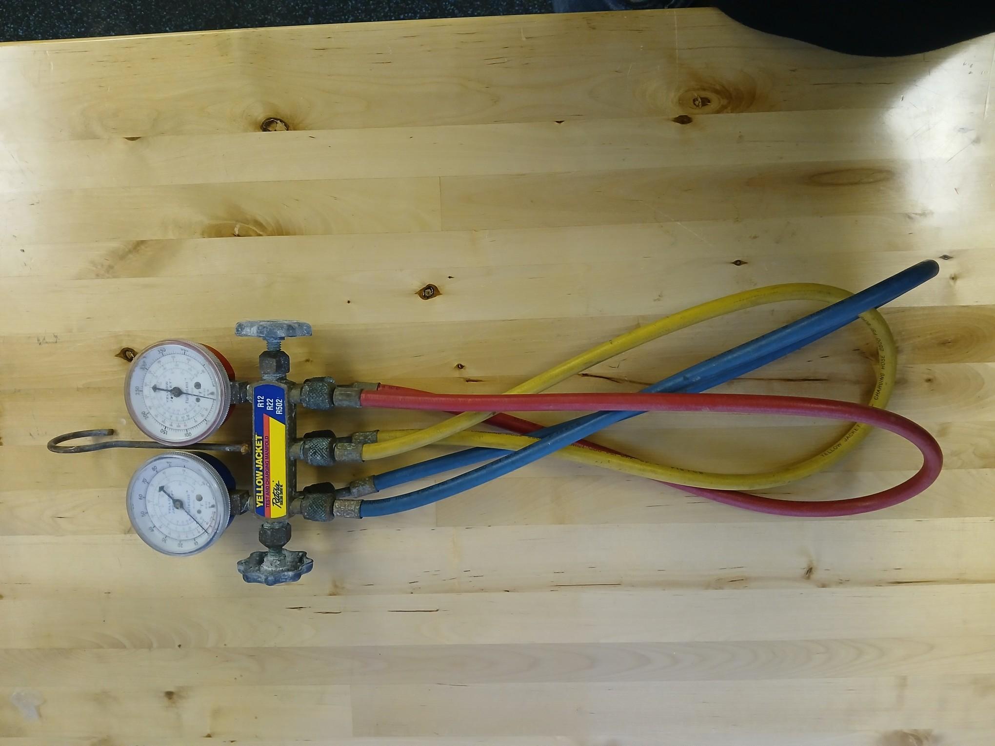 Yellow Jacket Test & Charging Manifold / Good Condition