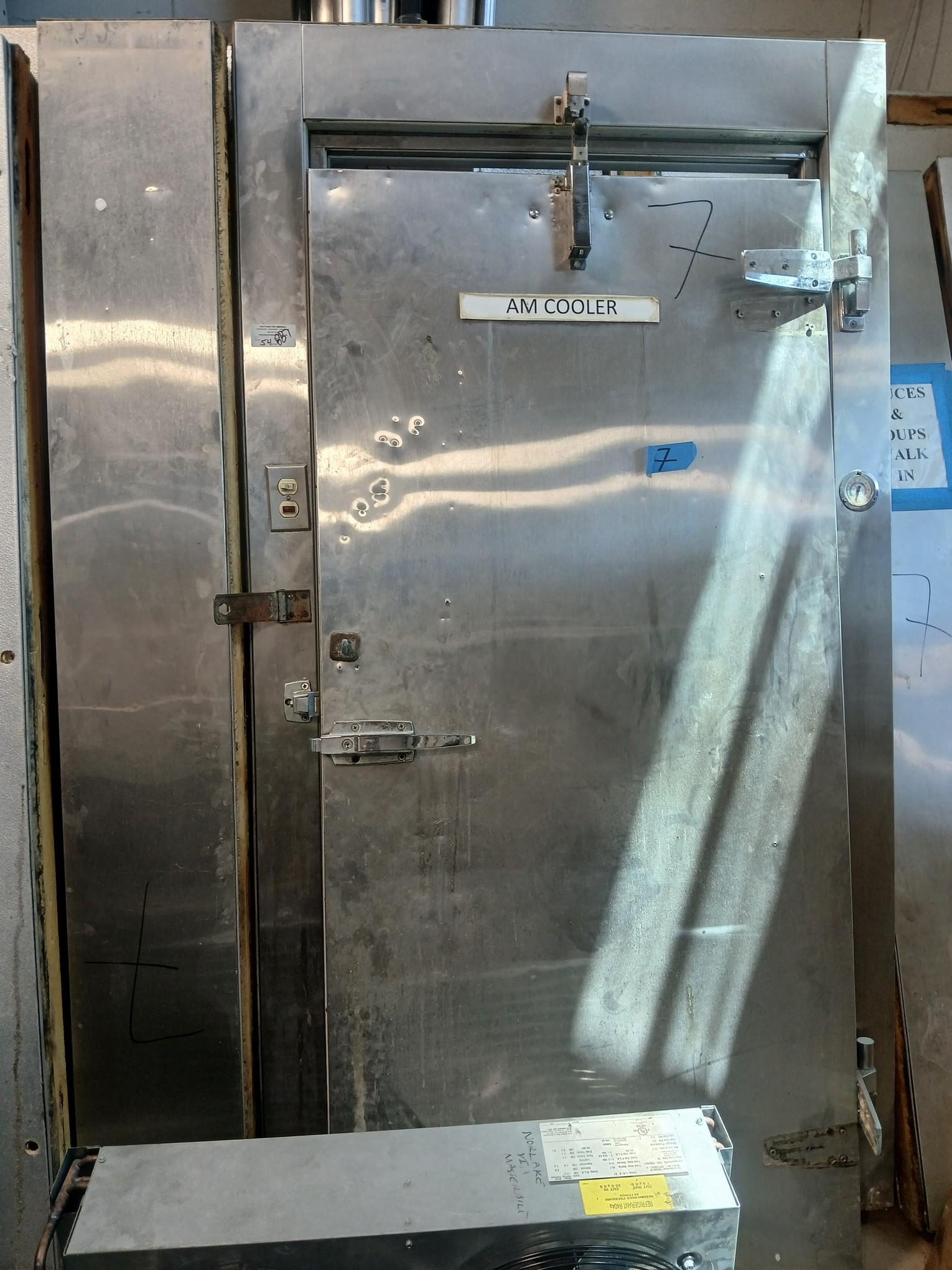 10' by 12' Walk In Cooler W/ Stainless Steel Door Compressor & Evaperator - This is a COMPLETE walk