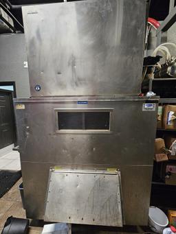 Hoshizaki Ice Machine with Bin