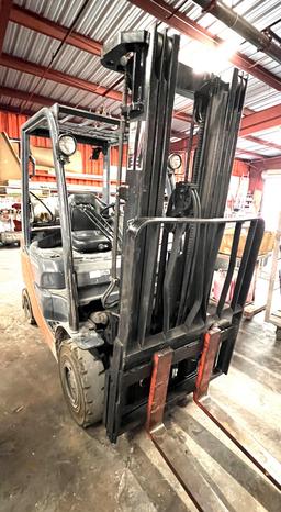 Toyota Forklift, Model: 8FGU18, 3 Stage,  3,500 Lb Capacity, Side Shift, 1475 Hours, 15 ft Reach