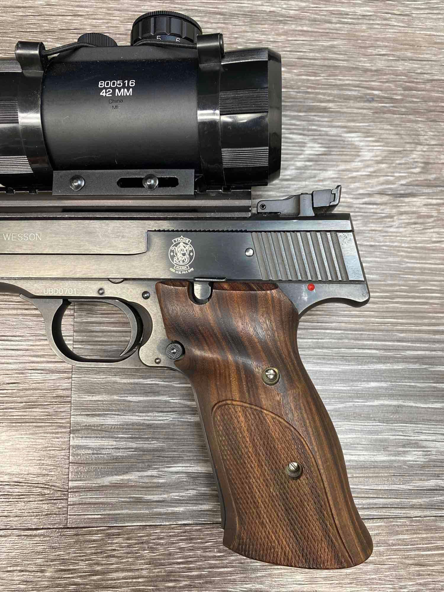 SCOPED SMITH & WESSON MODEL 41 .22 LR SEMI-AUTO PISTOL